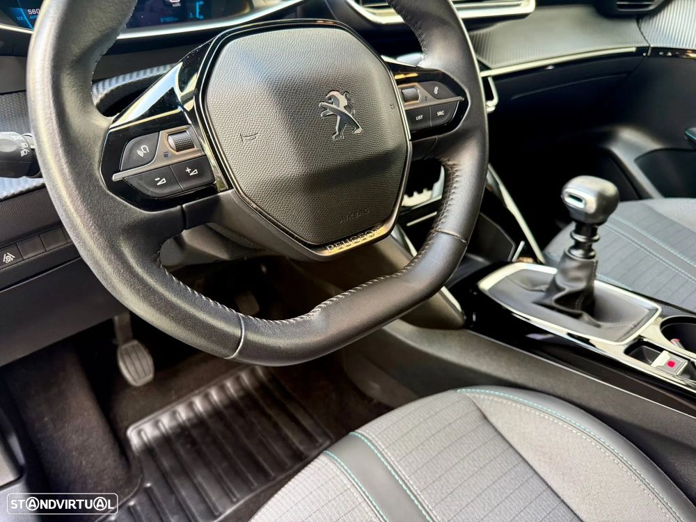 Peugeot 208 1.2 PureTech Allure - 17