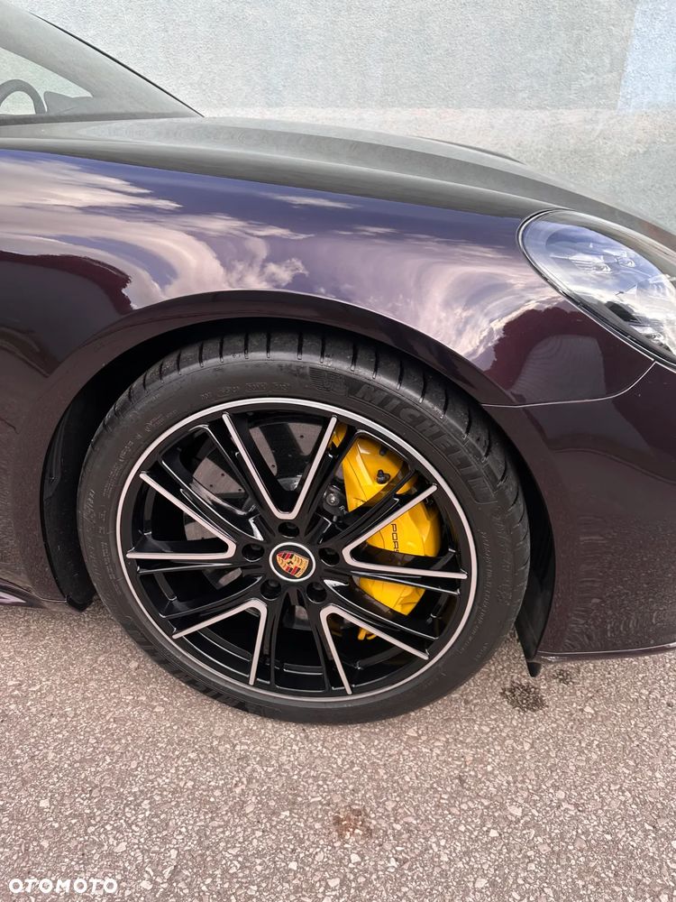 Porsche Panamera Turbo S Sport Turismo - 30