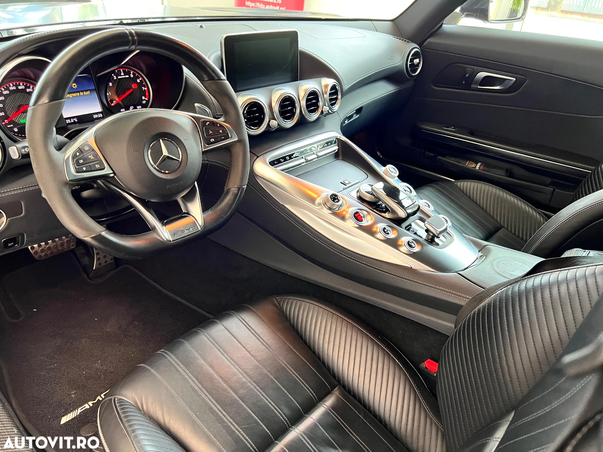 Mercedes-Benz AMG GT Roadster - 11