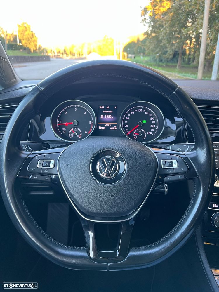 VW Golf 1.6 TDi Highline DSG - 12