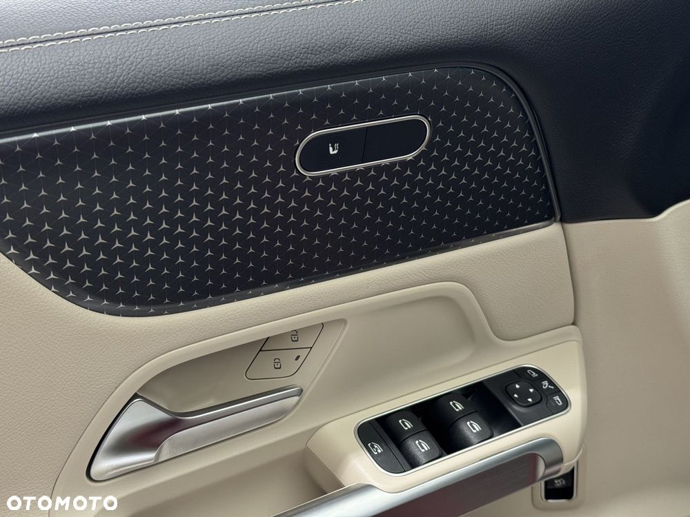 Mercedes-Benz GLB - 22