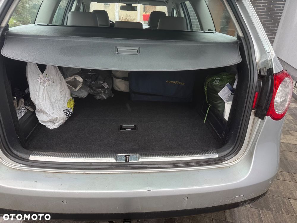 Volkswagen Passat 2.0 TDI Comfortline - 12