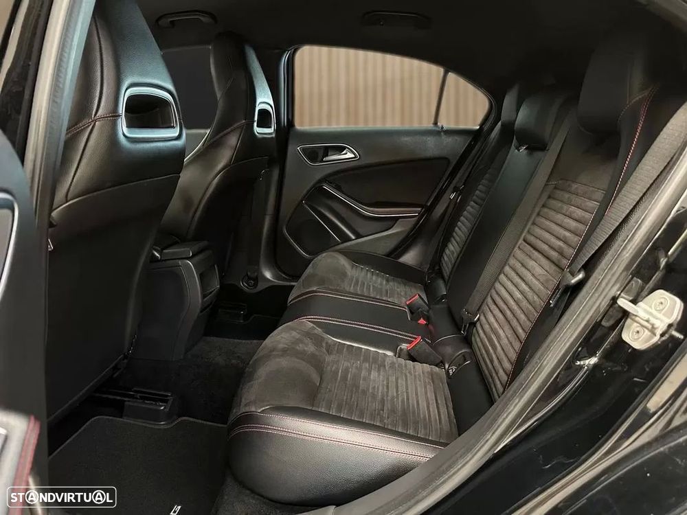 Mercedes-Benz A 180 d AMG Line - 12