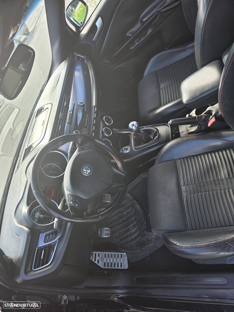 Alfa Romeo Giulietta 1.6 JTDM Corporate - 6