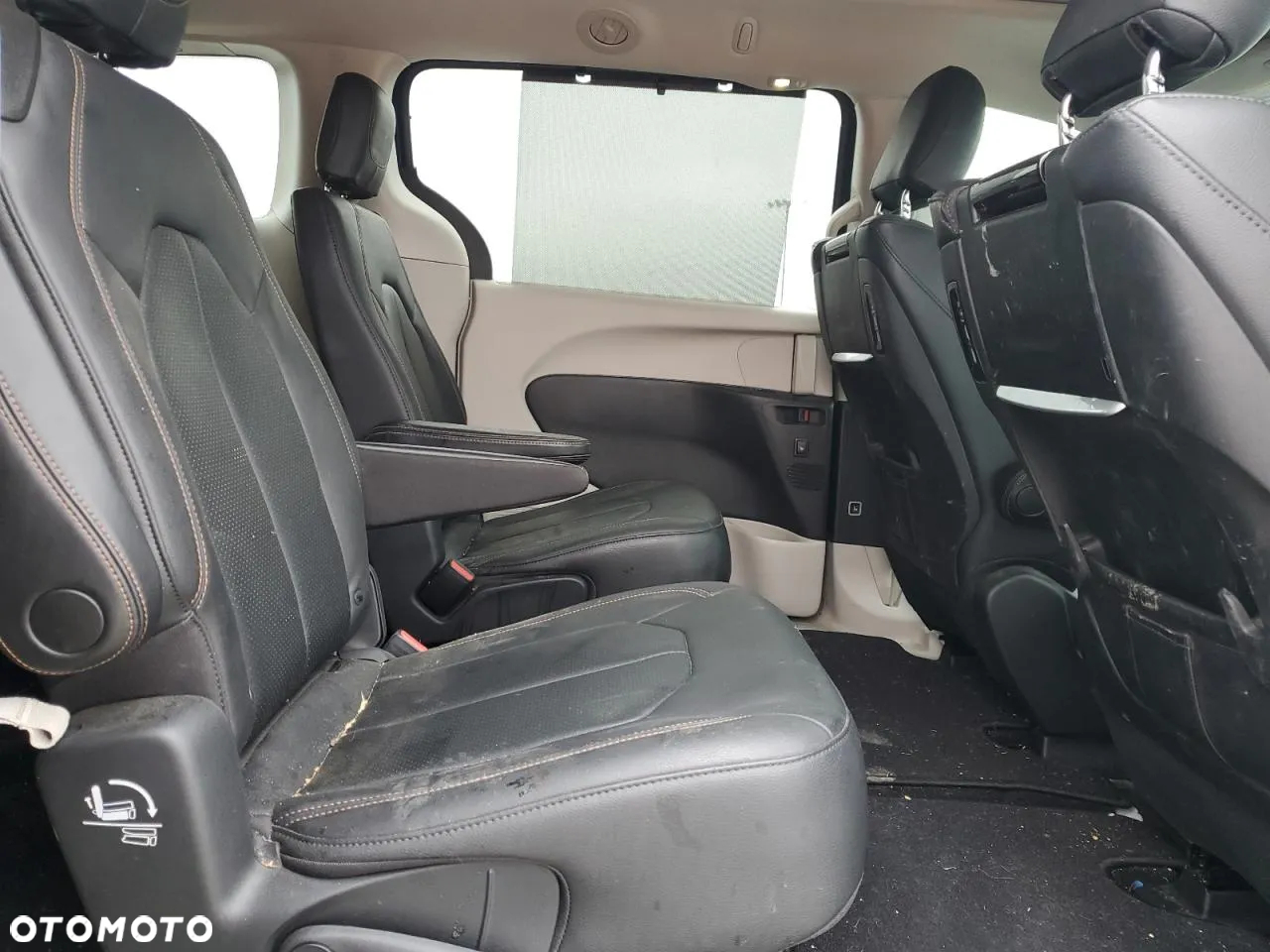 Chrysler Pacifica - 7