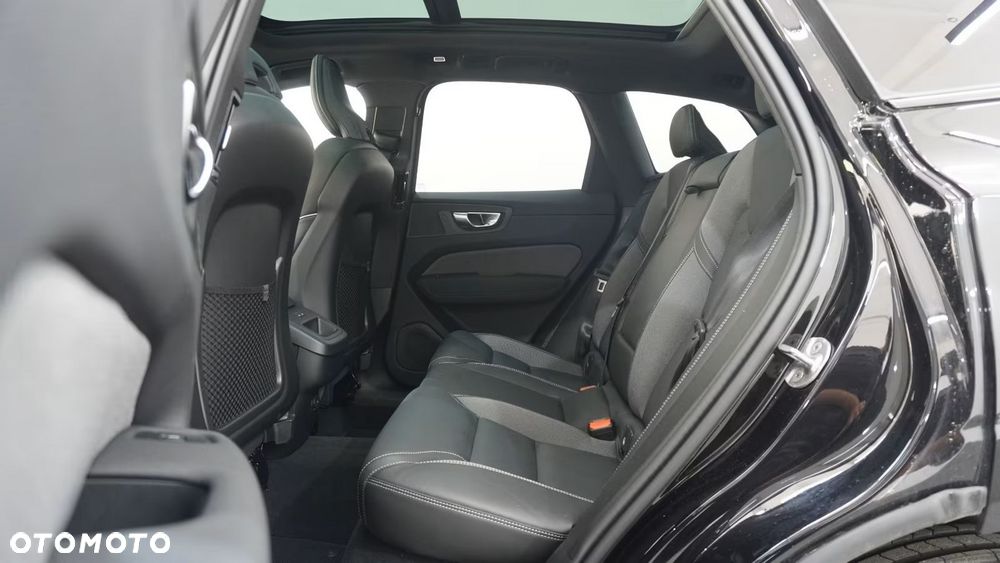 Volvo XC 60 B5 B AWD Plus Black Edition - 21