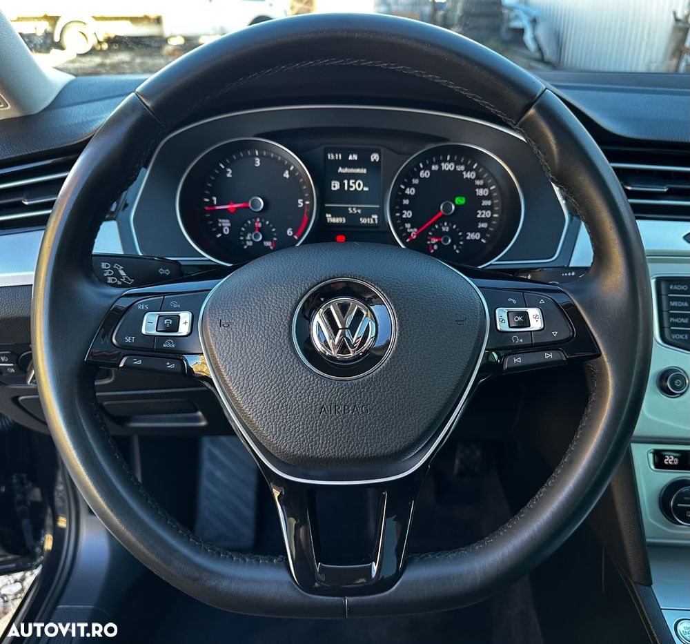 Volkswagen Passat - 28