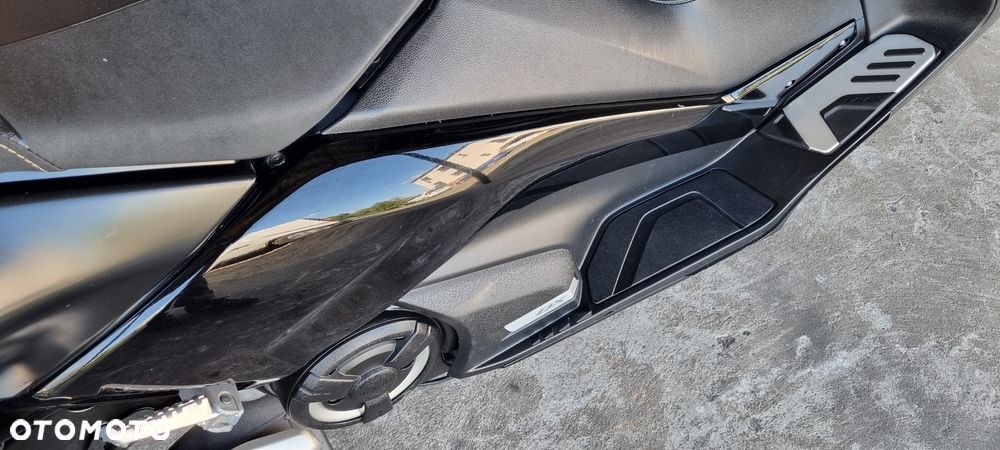 Yamaha Tmax - 9