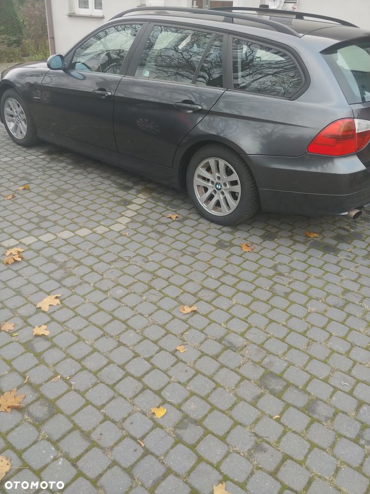 BMW Seria 3 318i - 12