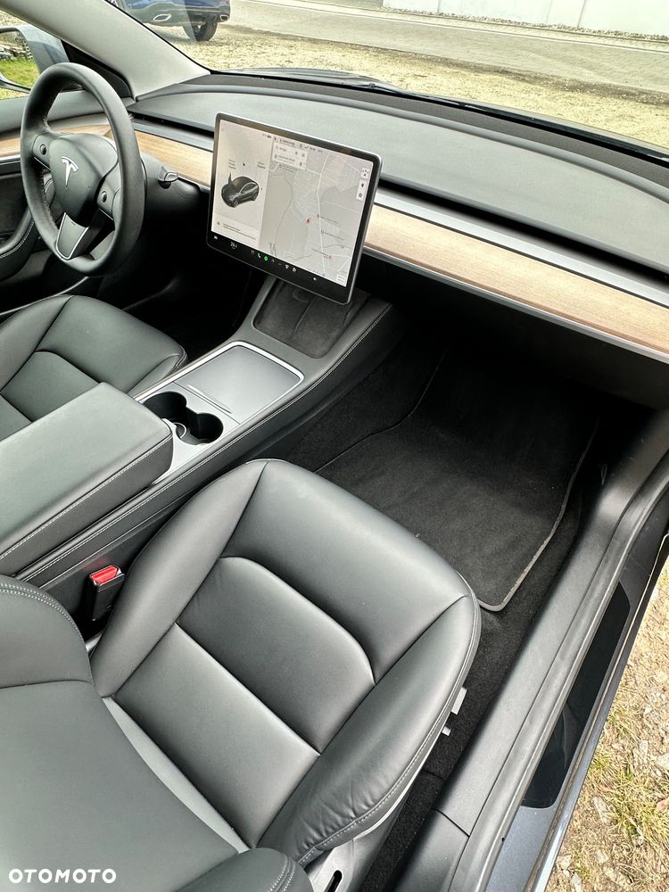 Tesla Model 3 - 11