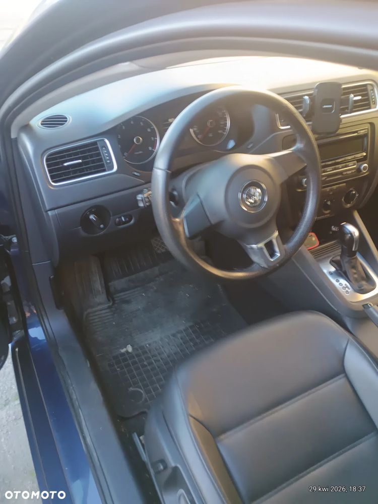 Volkswagen Jetta 1.8T SE - 10