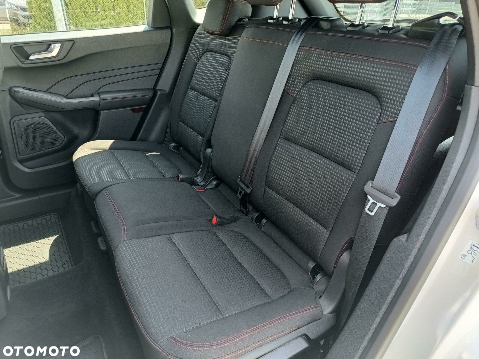 Ford Kuga 1.5 EcoBoost FWD ST-Line - 24