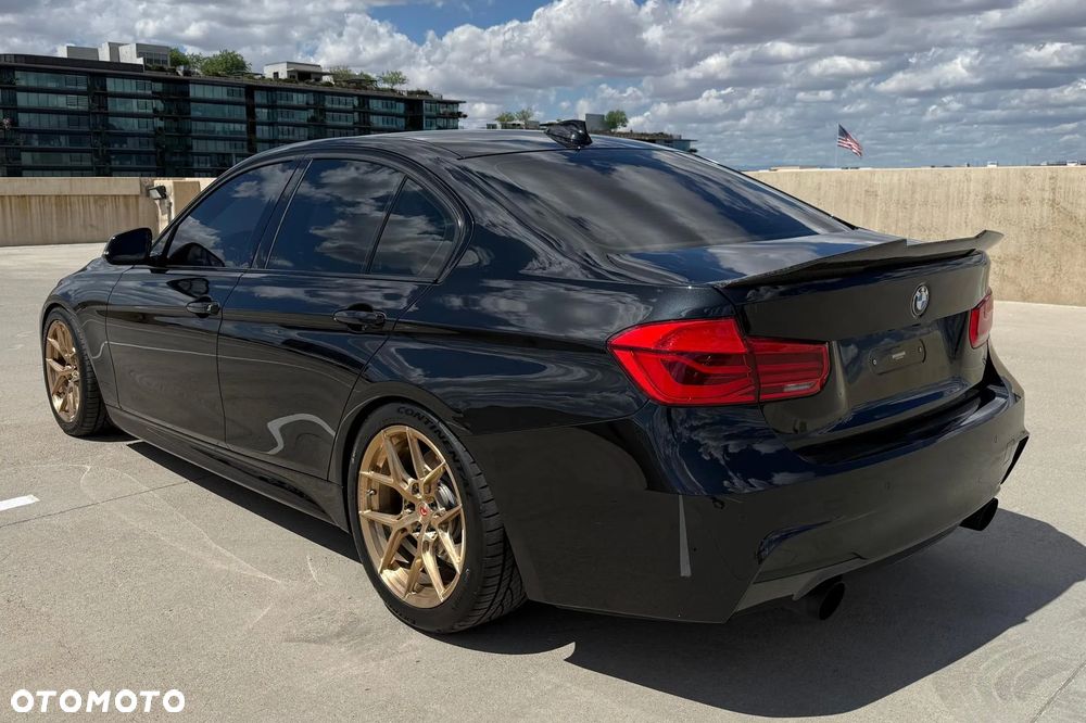 BMW Seria 3 330i M Sport - 5