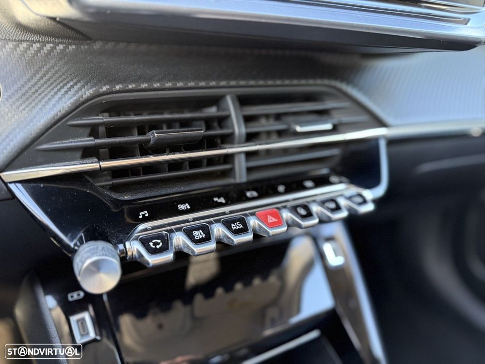 Peugeot 2008 1.2 PureTech Allure Pack EAT8 - 7