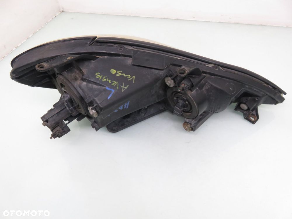 LAMPA LEWA PRZEDNIA TOYOTA AVENSIS VERSO (M2) - 9