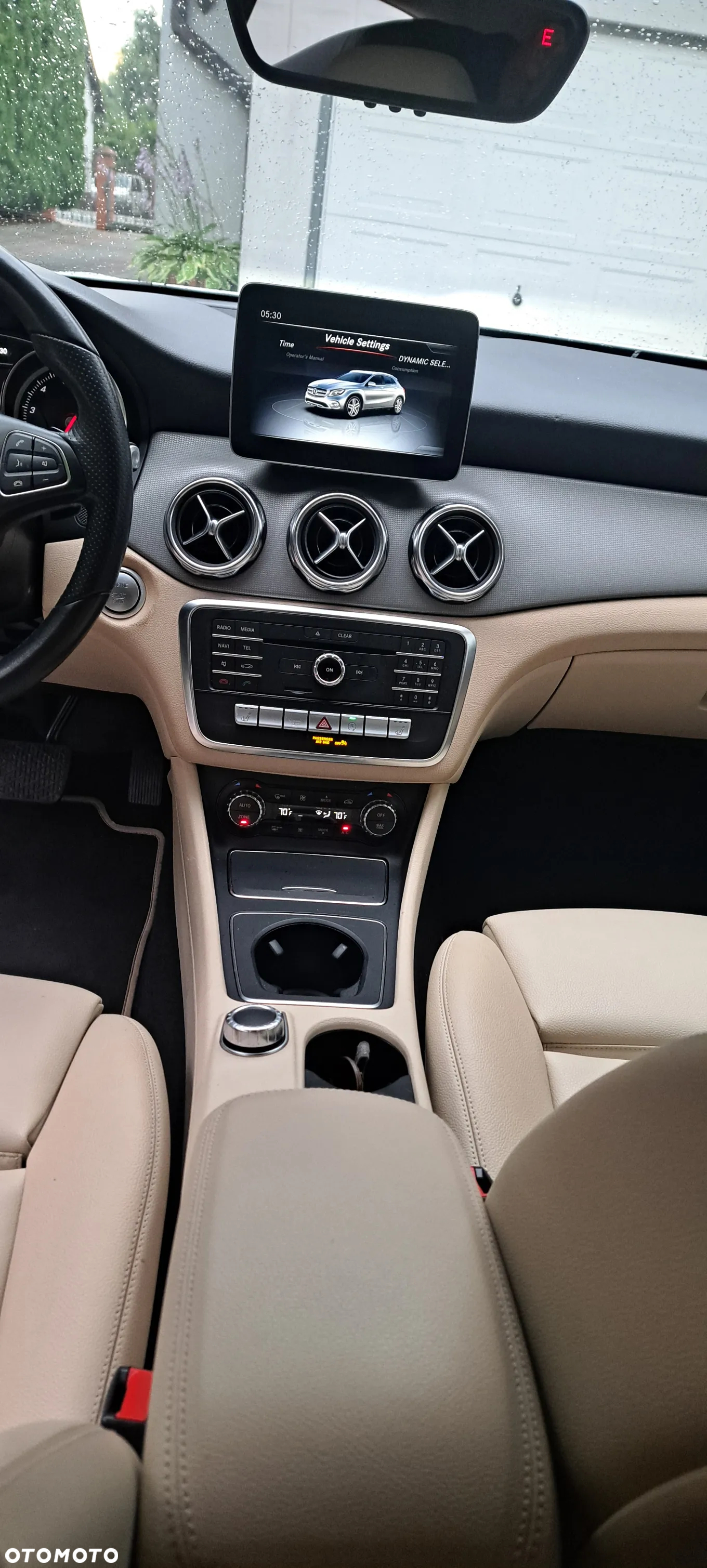 Mercedes-Benz GLA 250 7G-DCT - 22