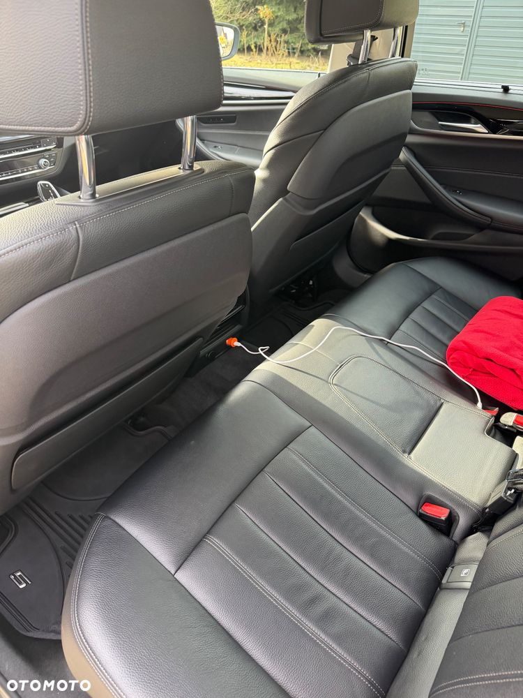 BMW Seria 5 520d xDrive - 7