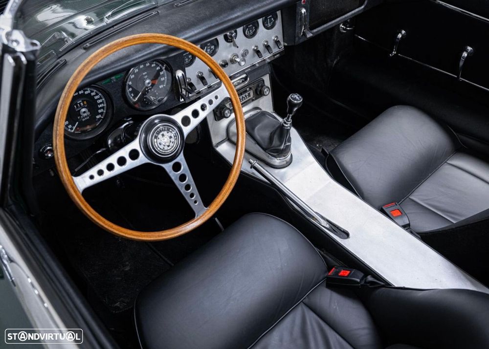Jaguar E-Type - 23