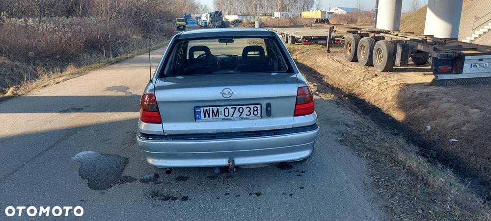 Opel Astra 1.4 Mid - 12