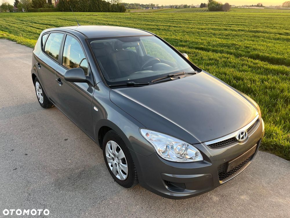 Hyundai i30 1.4 Base + - 25