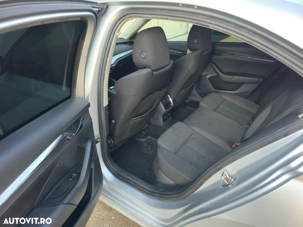 Skoda Octavia 2.0 TDI DSG Style - 16