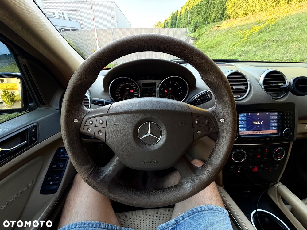Mercedes-Benz ML 63 AMG 4Matic 7G-TRONIC - 39