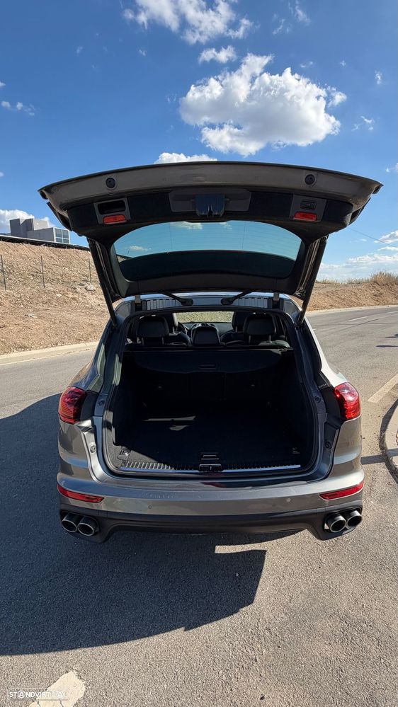Porsche Cayenne S - 15