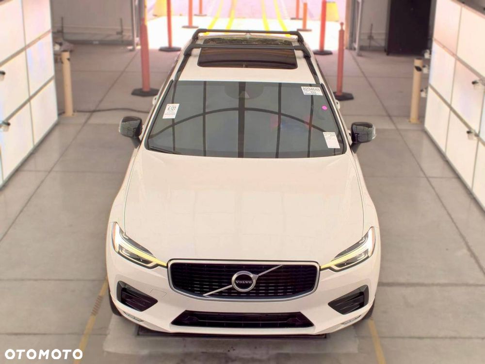 Volvo XC 60 T5 AWD R-Design - 6