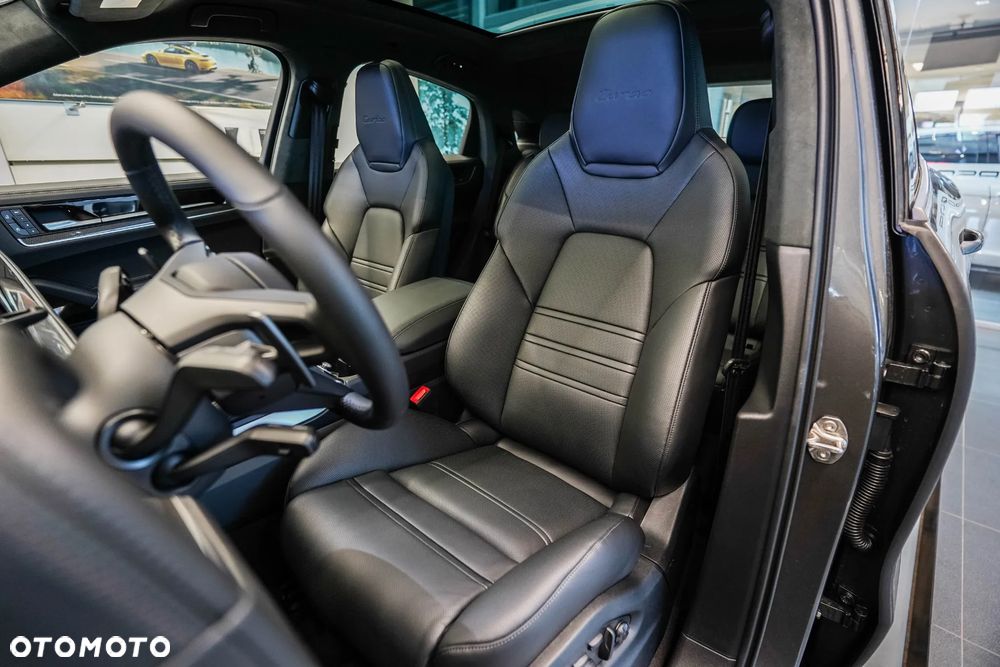 Porsche Cayenne Turbo E-Hybrid PHEV - 9