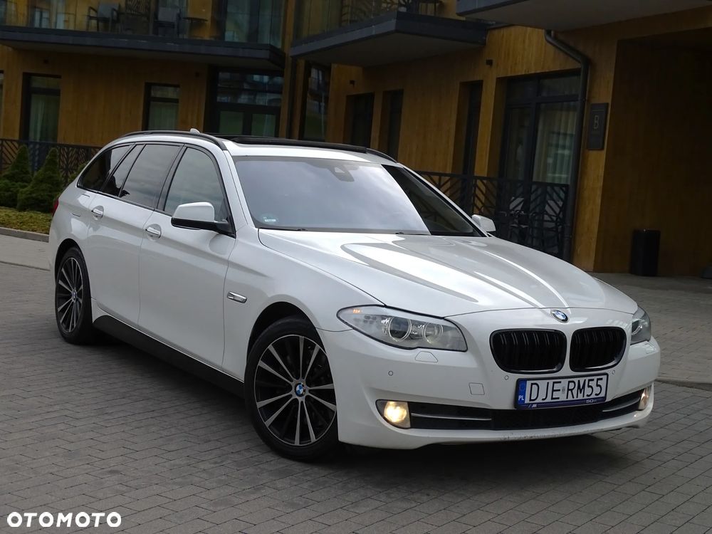BMW Seria 5 530d xDrive Sport-Aut Luxury Line - 2