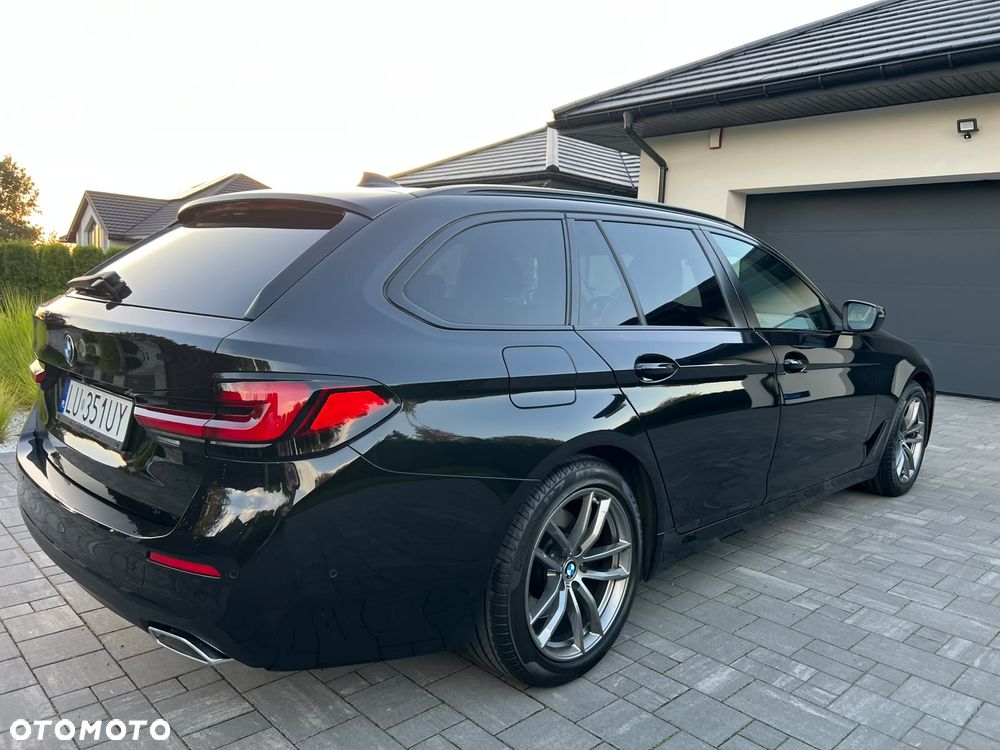 BMW Seria 5 520d Sport Line - 4