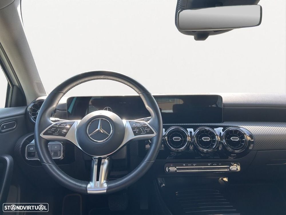 Mercedes-Benz A 200 — fotografia 11