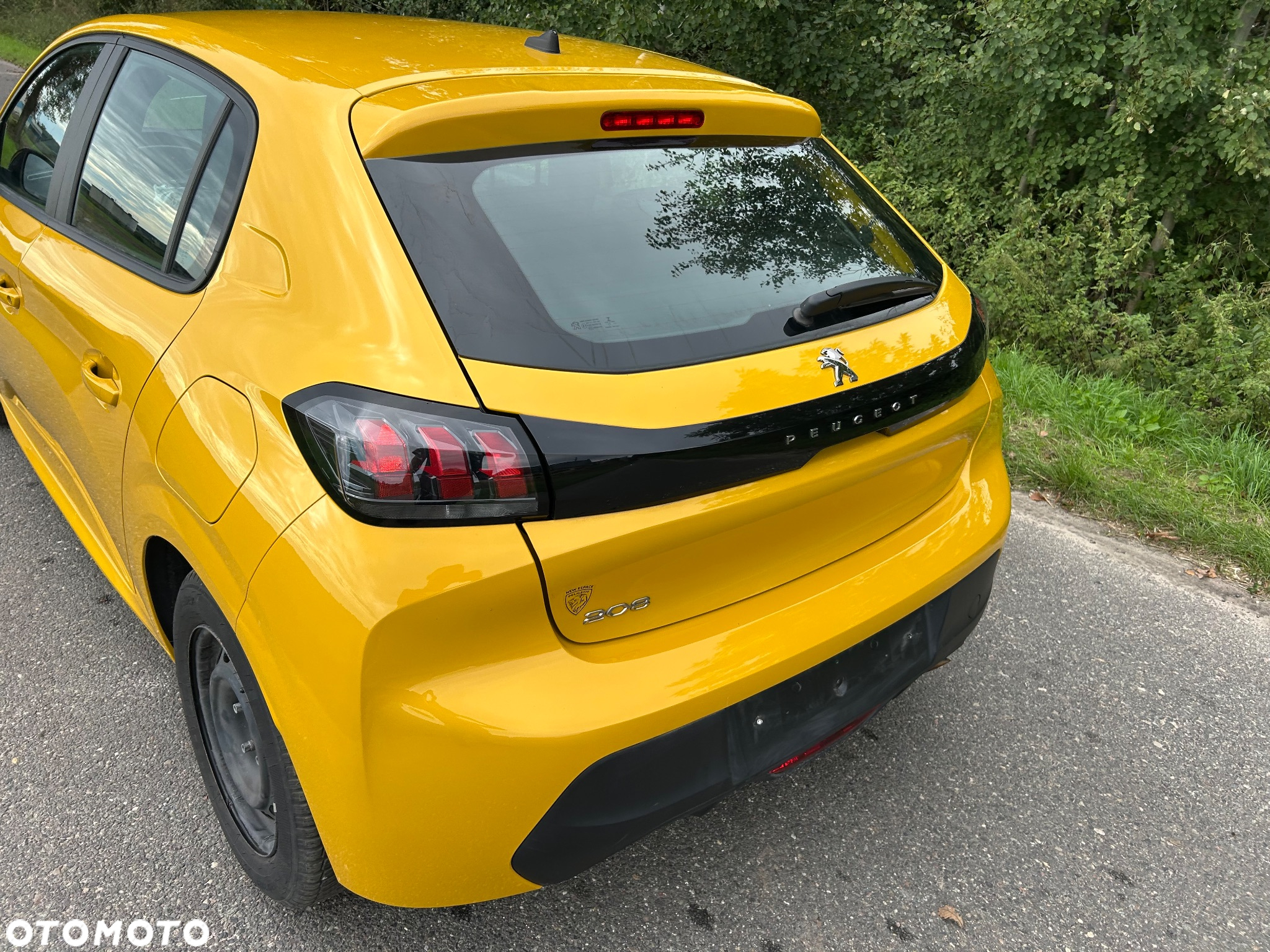 Peugeot 208 - 25