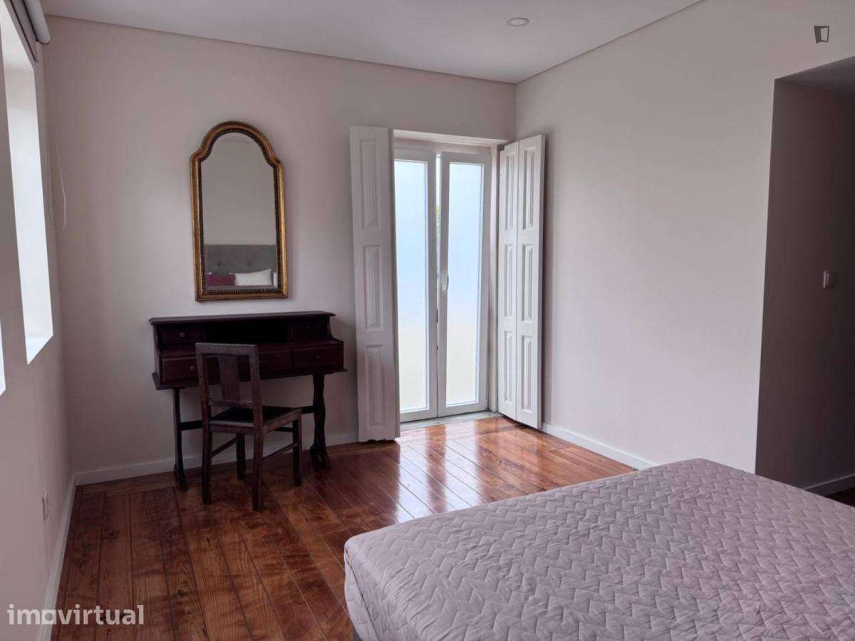 Quarto - localizado em Paranhos Porto - Grande imagem: 2/16