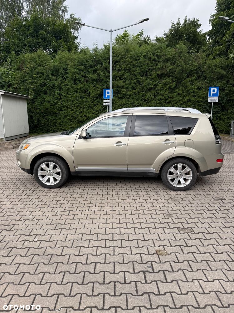 Mitsubishi Outlander 2.0 DID Intense - 2