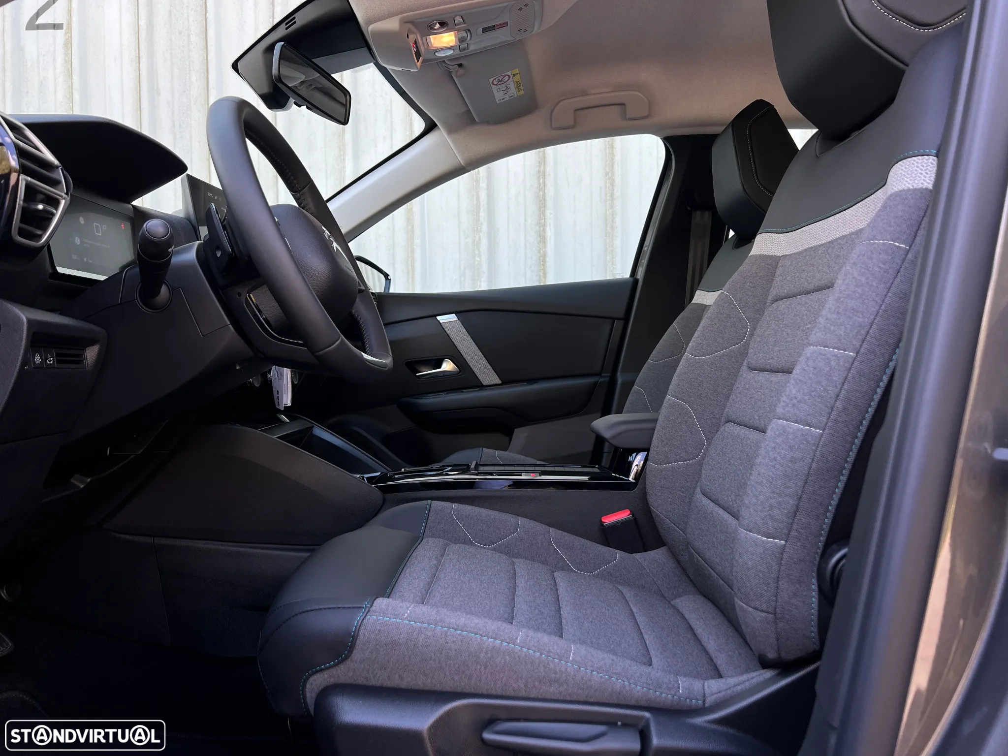 Citroën C4 X 1.2 PureTech Plus EAT8 - 27