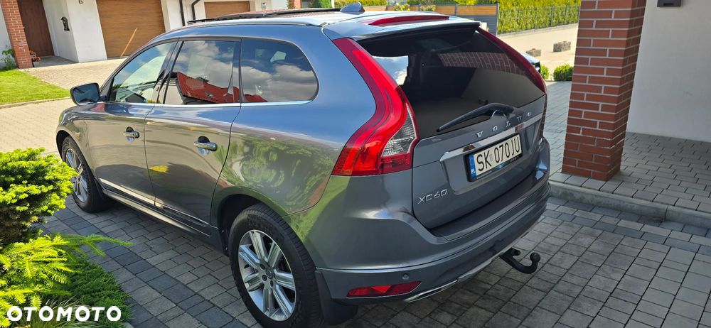 Volvo XC 60 D5 AWD Momentum - 8