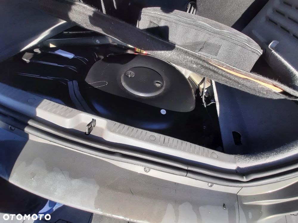 Renault Scenic 2.0 16V Privilege - 13