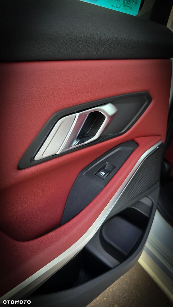 BMW Seria 3 330i M Sport - 14
