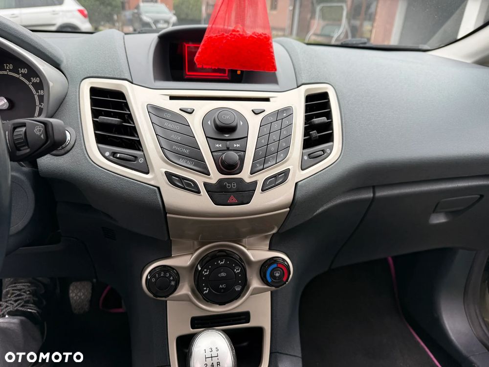 Ford Fiesta 1.25 Titanium - 11