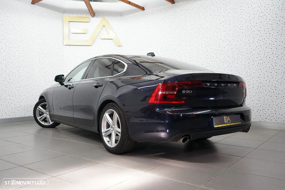 Volvo S90 2.0 D5 Momentum AWD Geartronic - 9
