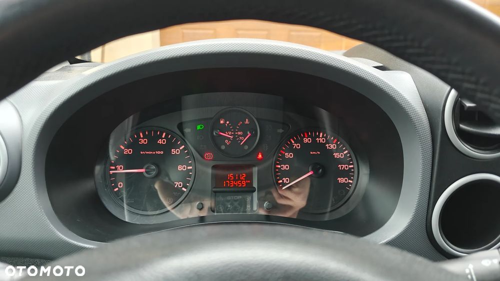 Peugeot Partner - 17