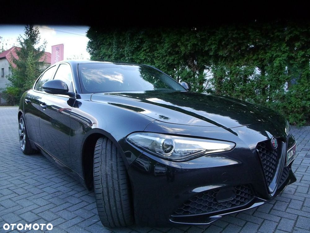 Alfa Romeo Giulia - 9