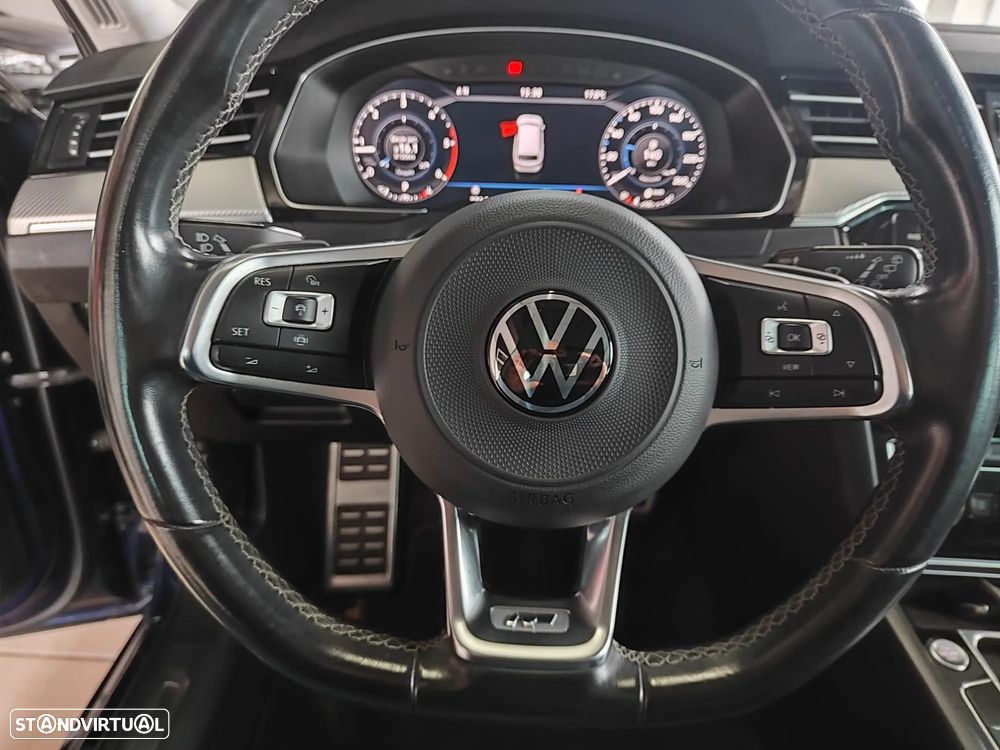VW Passat Variant 2.0 TDi R-Line DSG - 29