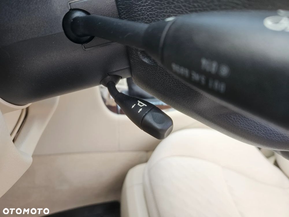 Mercedes-Benz Klasa E 320 Classic - 26