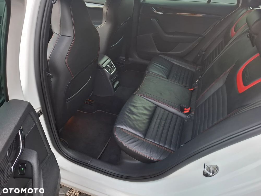 Skoda Octavia 2.0 TDI DSG RS - 16