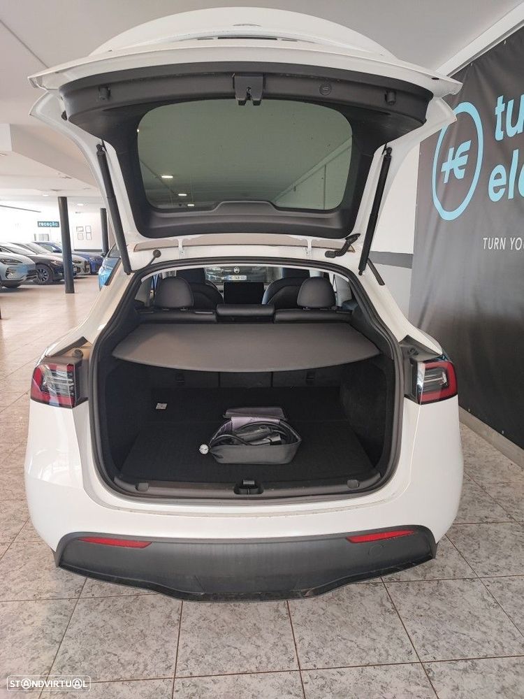 Tesla Model Y Long Range Dual Motor AWD - 4