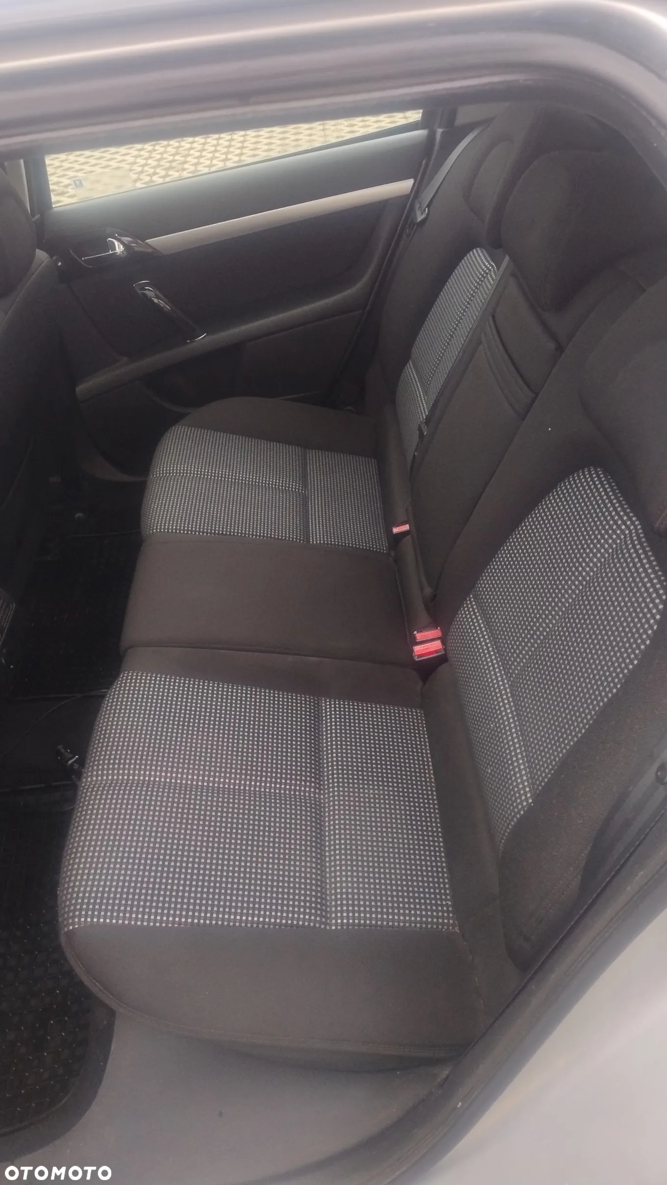 Peugeot 407 - 12