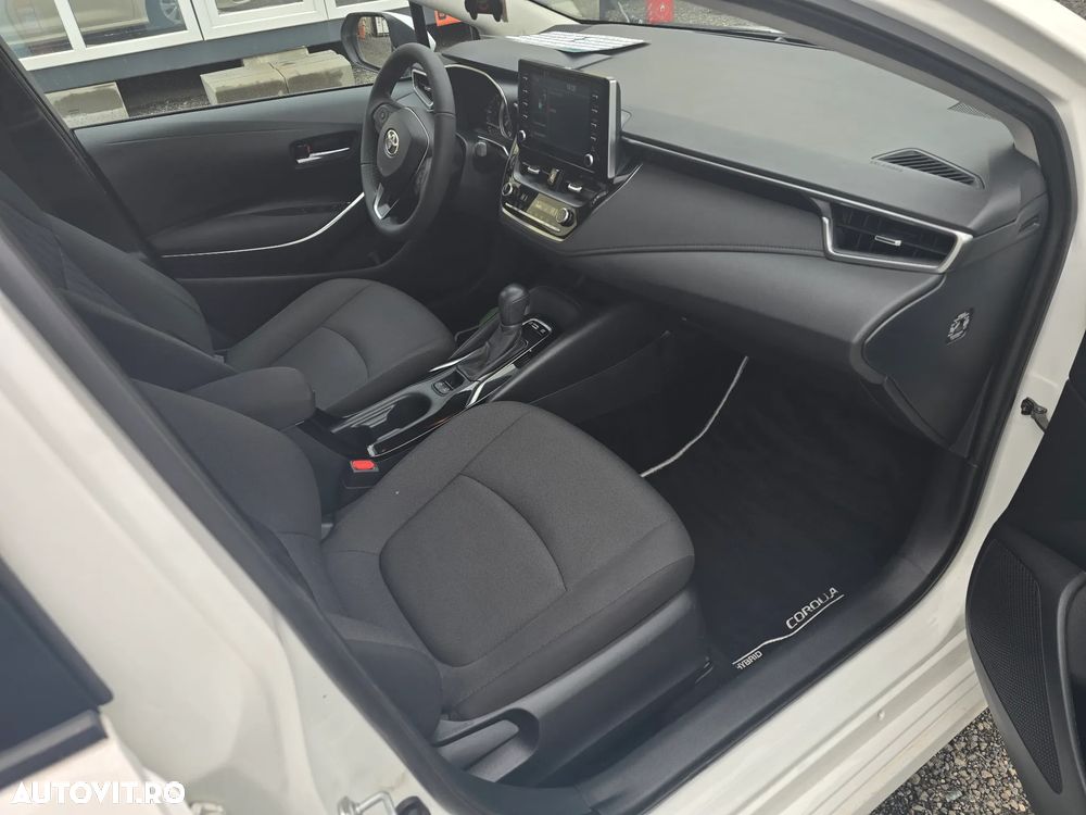 Toyota Corolla 1.8 HSD Business - 11