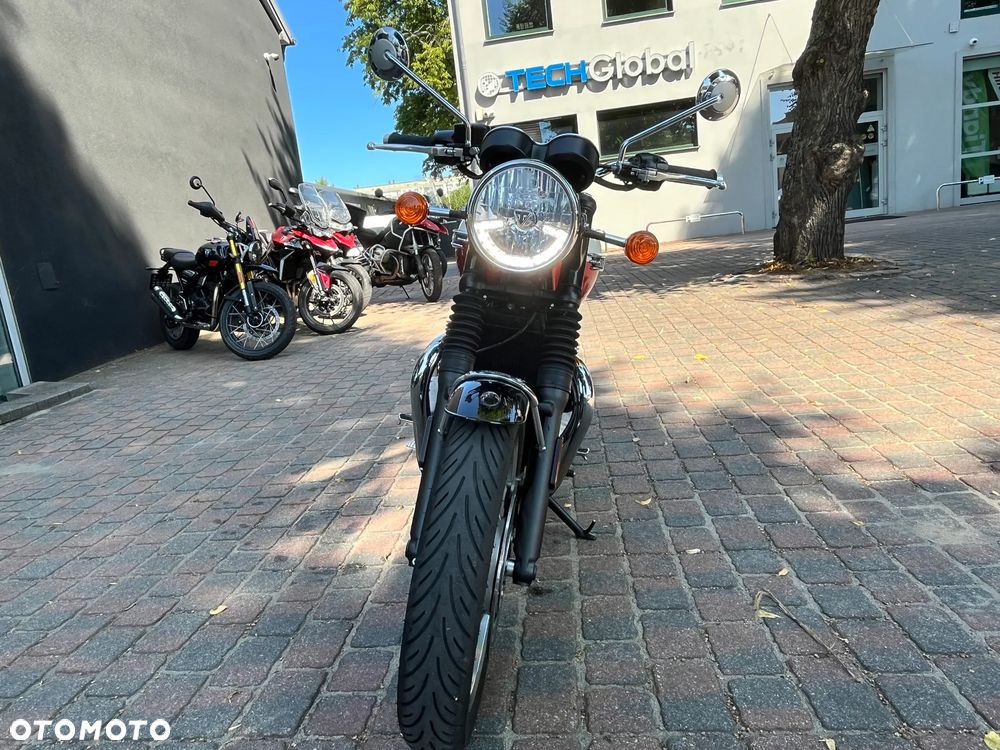 Triumph Bonneville - 9